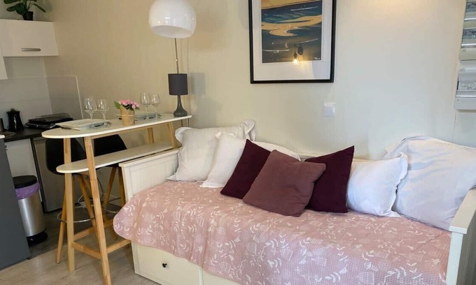 Villenave-d'Ornon Apartamento | Inspirantly homespots "Rose" Jacuzzi
