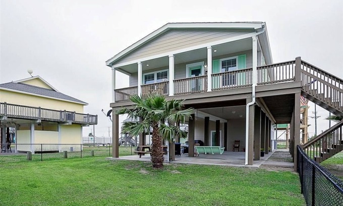 Port Bolivar Casa | Inspirado por el mar - Recién remodelado 3/2 Capacidad 10 Patio cercado - Se aceptan mascotas