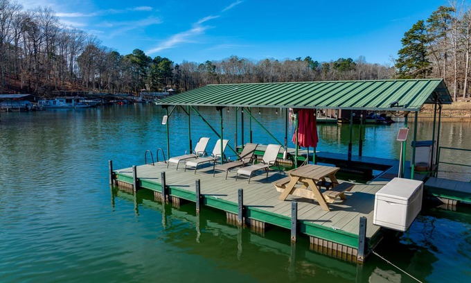 Townville Casa | Insta-Worthy Lakefront Home w/ Dock + Fire Pit & Game Room