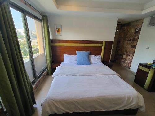 Bahria Town Hotel | Intellectual Inn - Spring North Ph7 Bahria Town