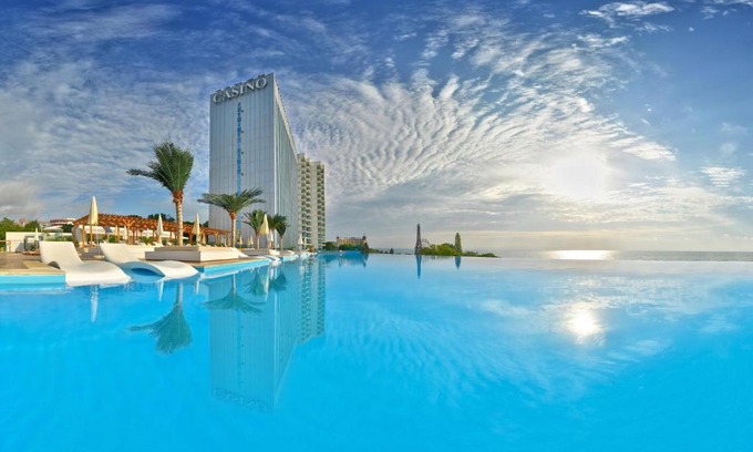 Golden Sands Hotel | International Hotel Casino & Tower Suites