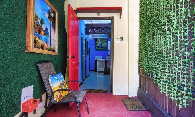 Bois d'Orange Apartamento | Intimate Tropical Sanctuary - two bedrooms
