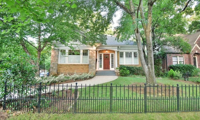 Poncey-Highland Casa | Intown Dream: Super Clean with 6 Bedrooms