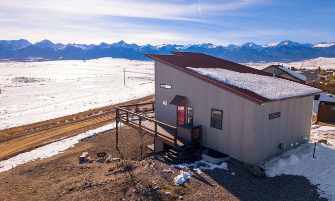Westcliffe Casa | Quiet & Pristine 2-Story Views Galore StarLink Fast EV Charging (FREE)
