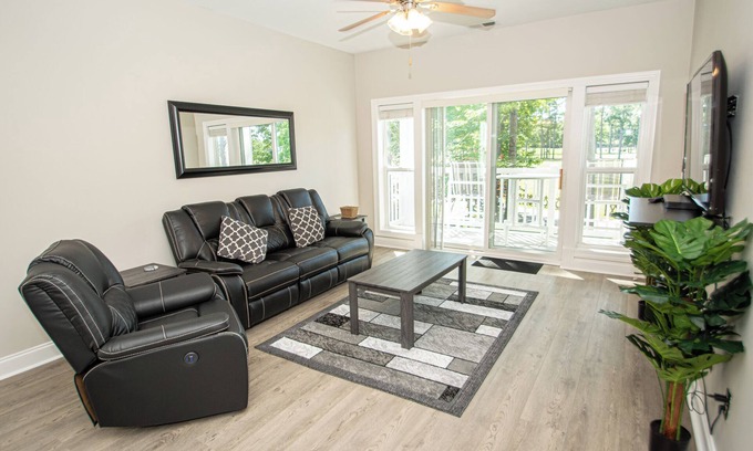 Carolina Forest Condominio | "Introducing a Newly Added Expansive Golf Villa on the 2nd Floor."