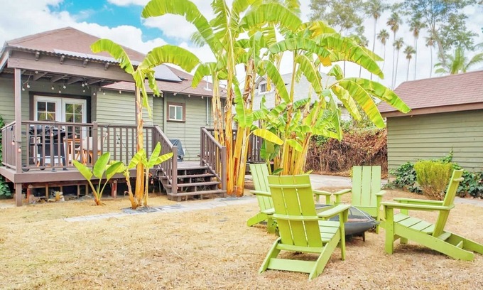 Downtown Los Angeles Casa | Inviting 3br Home with Porch & Greenery