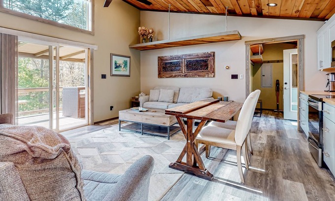 Marshall Casa | Inviting dog-friendly home with fitness area, firepit, central AC, & W/D