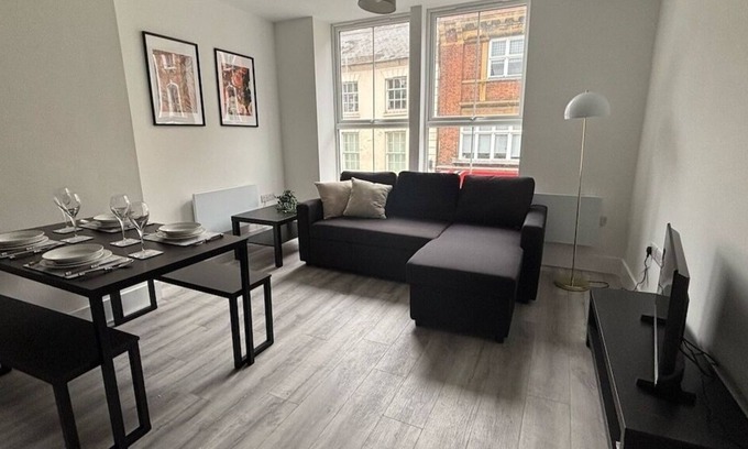 Northampton Apartamento | Inviting 2 Bed Apartment - Wi-Fi