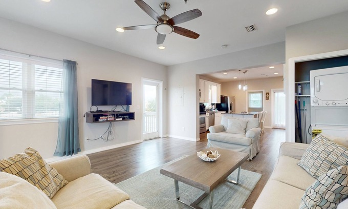 Ono Island Casa | Inviting home with pool, Gulf view, tennis, patio, central AC, & W/D