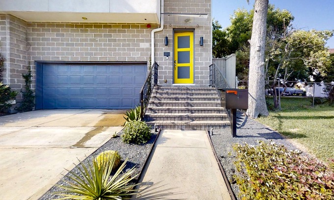 MacGregor Casa | Inviting home with private pool, fireplace & modern charm - walk to attractions