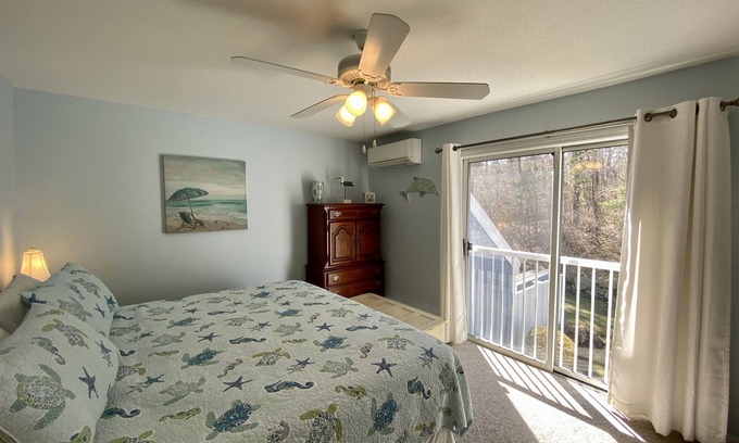 Brewster Condominio | Ocean Edge Townhouse, King Bed, Updated, Straight staircase, 2 ACs & pool (fees apply) - HO0611