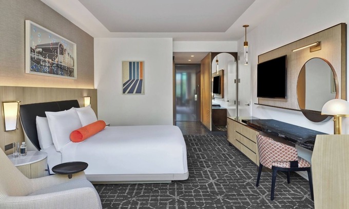 Fort Worth Cultural District Hotel | Inviting Room w/ Prime Location for Museum Exploration