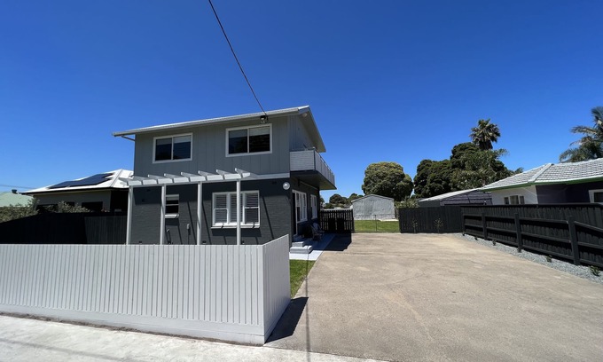 Lakes Entrance Apartamento | Irene June Coastal Retreat 1