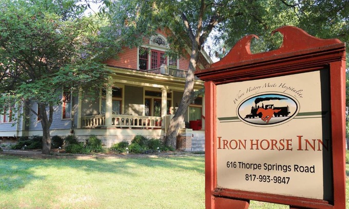 Granbury Cama Y Desayuno | Iron Horse Inn