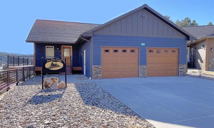 Hill City Casa | Iron Horse Lookout | 3 Bed, 2 Bath