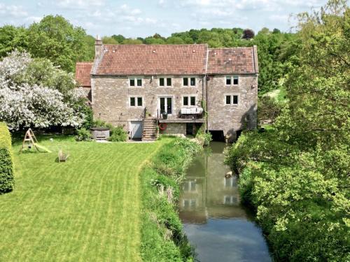 Frome Casa | Iron Mill House - Riverside Hot Tub - Frome