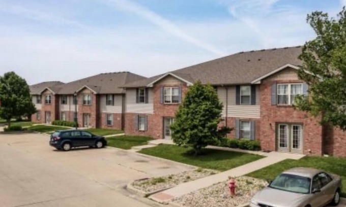 Normal Apartamento | Irresistible 2bd 2ba, Pool, Gym Normal, IL Bloomington, IL , State Farm HQ