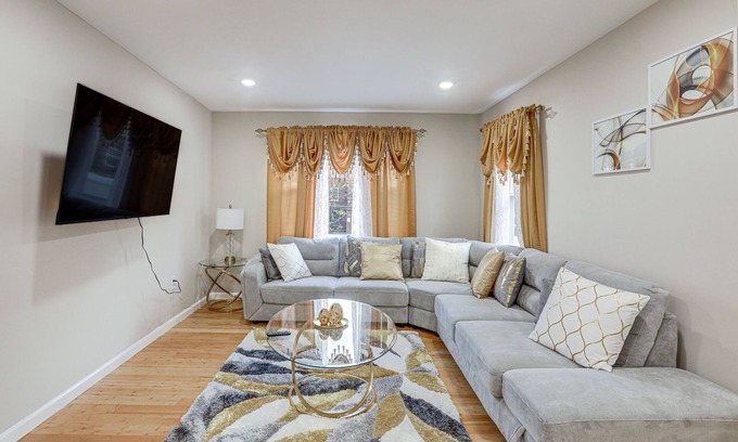Irvington Casa | Irvington Vacation Rental ~ 20 Mi to Manhattan!