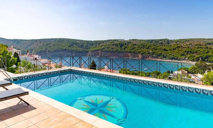 L'Escala Villa | Isabelle: Villa con piscina privada y vista al mar en Cala Montgó