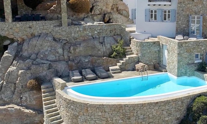 Psarou Villa | ISholidays Mykonos villa Azurite