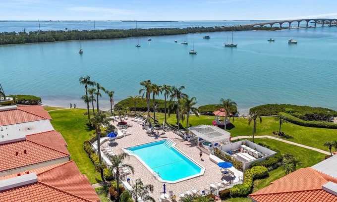 Isla del Sol Apartamento | Isla Vista Retreat: Sunset Views & Bay Breezes