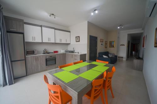 Marsalforn Apartamento | Island Break Residence