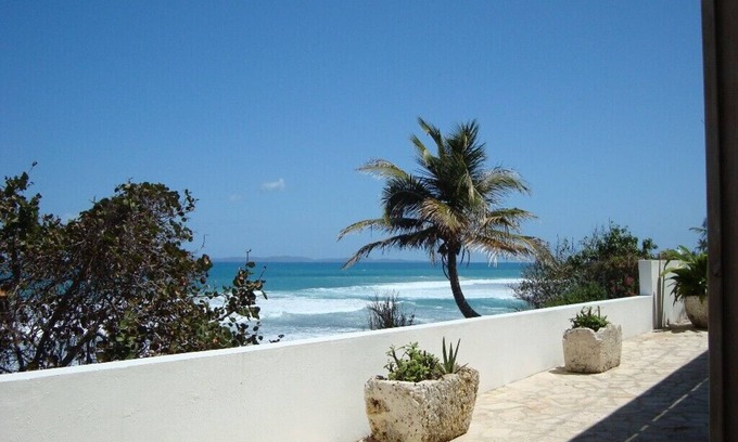 Bravos de Boston Villa | Vistas impresionantes, jardín glorioso, decoración moderna: Vieques 4-Bedroom Oceanfront