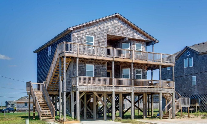 Buxton Cabaña | Island Fantasea- Short Walk to Beach- Upper and Lower Level