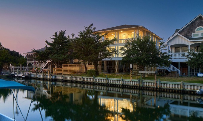 Ocracoke Casa | Island House: Dog friendly, 3-stop elevator, screen porch, canalfront, boat dock