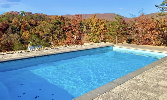 Fort Valley Casa | Island in the Sky-Shenandoah Valley with Heated Pool, Game Rm, Hot-Tub, Views