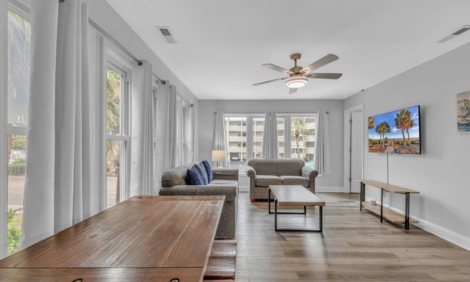 Windy Hill Condominio | Island palms