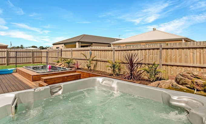 Cowes Casa | Island Time - stunning near new home in Cowes