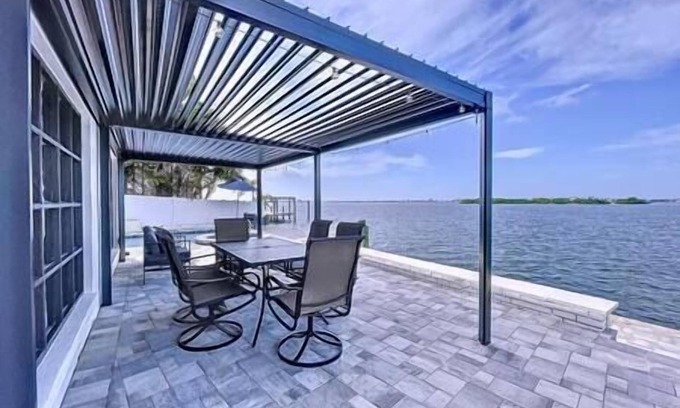 St. Petersburg - Clearwater Casa | Island View from Waterfront home
