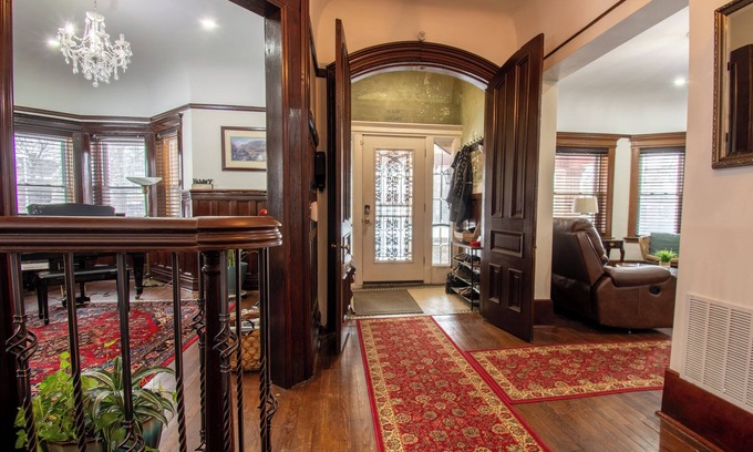 Detroit Casa | Islandview Family Get Away