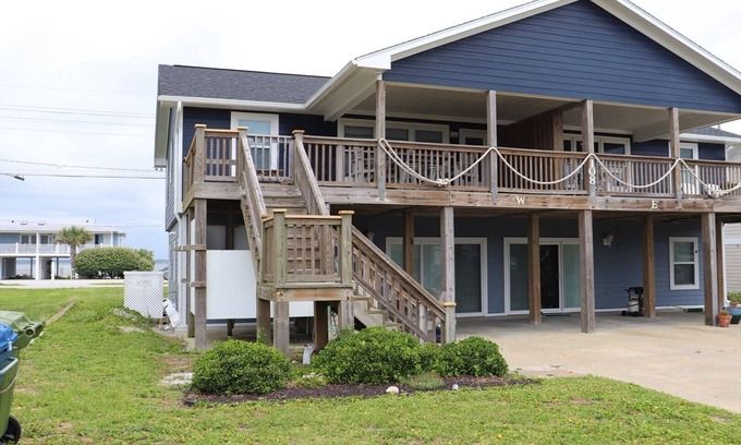Emerald Isle Cabaña | Isle N Joy 4BR, 2BA Steps from the Beach with Ocean & Sound Views