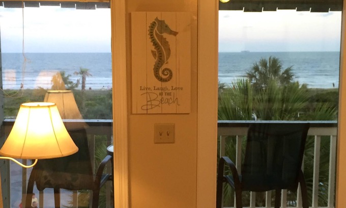 Isle of Palms Condominio | 3er piso frente al mar con balcón privado, piscina y muelle