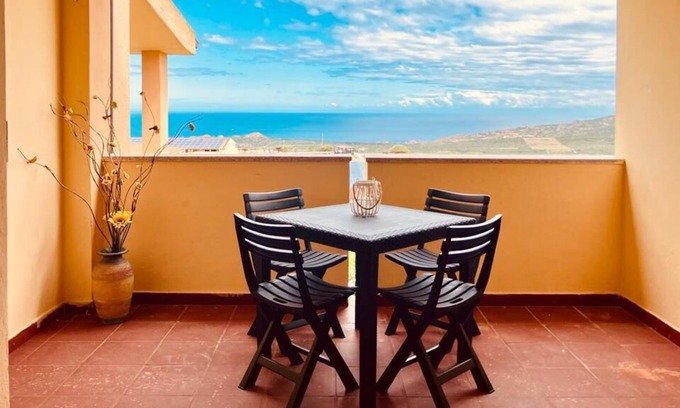 Paduledda Apartamento | Acogedor apartamento con vista impresionante