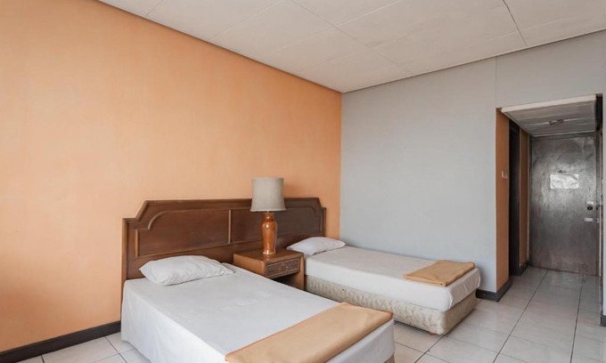 Braga Hotel | Istana Hotel Bandung Mitra RedDoorz
