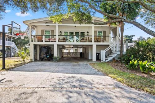 North Litchfield Beach Casa | It is a Happy Day at the Beach