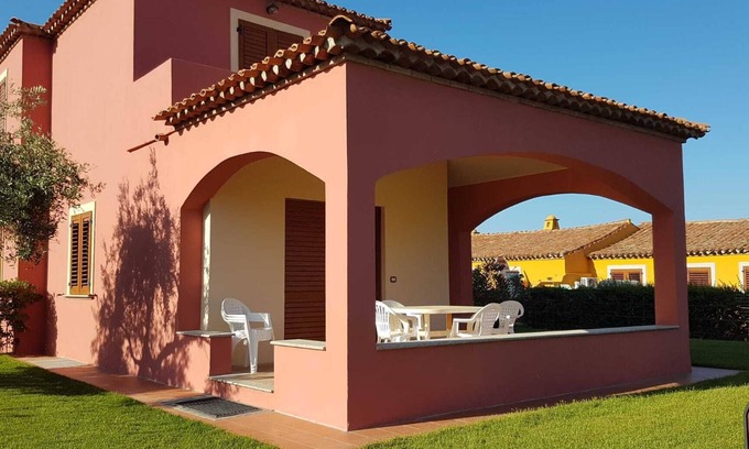 Tertenia Villa | PLAYA DE ARENA BLANCA 300 mt - VILLA x FAMILIAS CON VERANDA Y JARDÍN