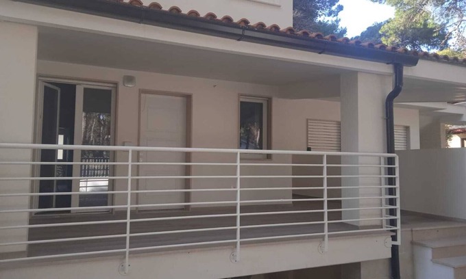 Lido Silvana Villa | Villa Morgana renovated villa 250 meters from the sea
