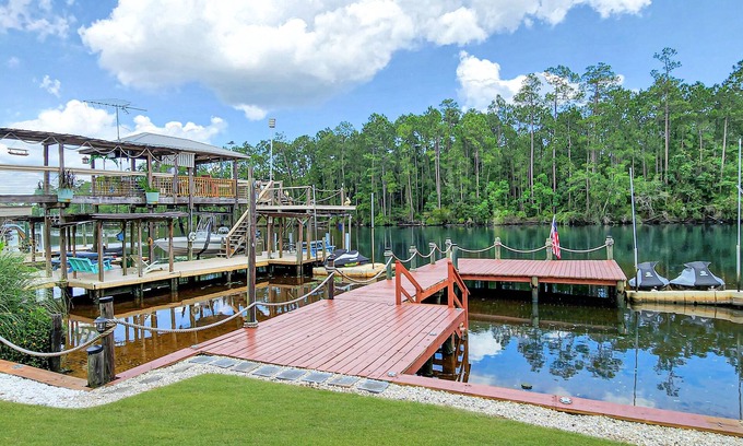 Kiln Casa | It's 5'O-Clock Here on the Dock!! Grill, Chill, Fish, boat, and make memories!!