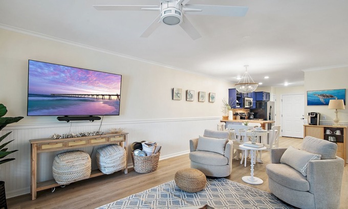 Sunnyside Casa | It's a Shore Bet @ Laguna Beach | DOG Friendly* | 3 Mins to Beach | West End of PCB | Close to 30A