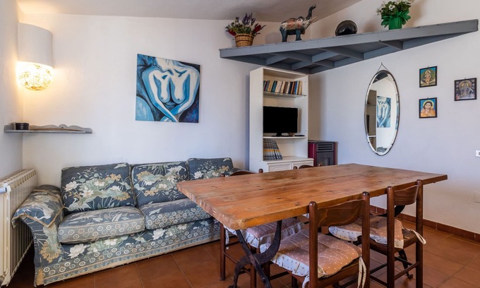 Ruoni Apartamento | Apartamento La casa di Maurizio con vistas al mar, balcón y Wi-Fi