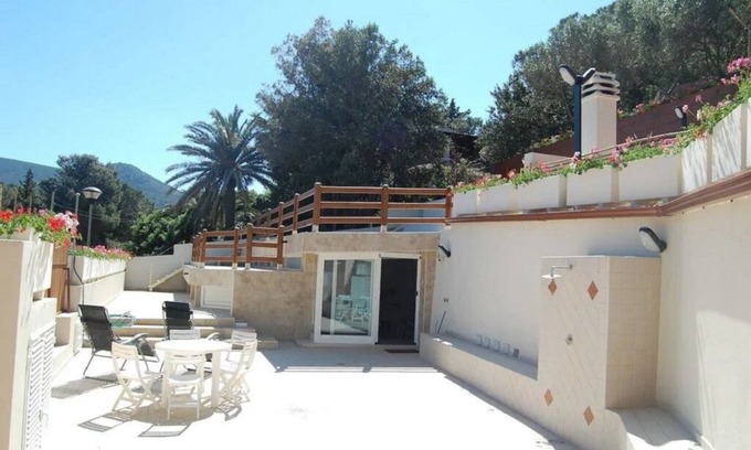 Torre delle Stelle Casa | Star Tower Hibiscus House
