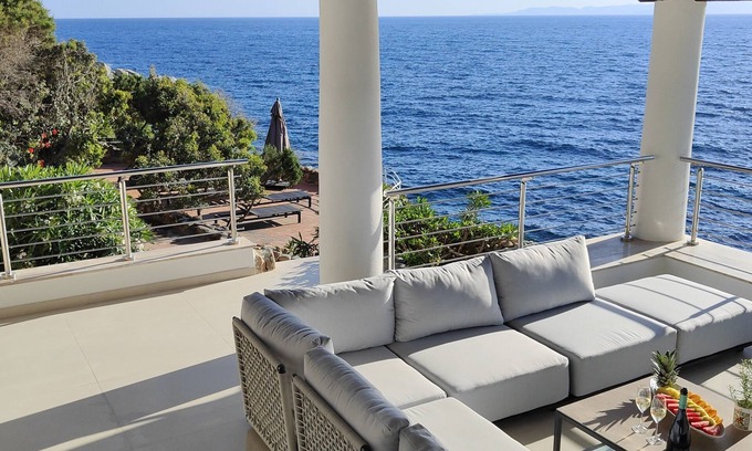 Torre delle Stelle Villa | Villa Bella by the sea