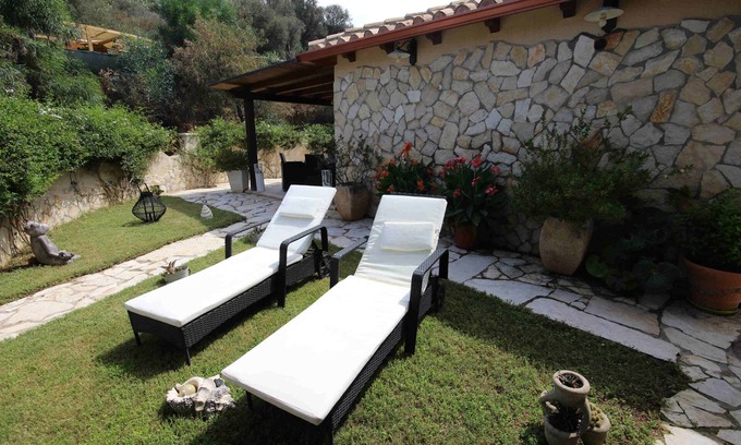 Villaggio delle Mimose Casa | Modernes, Helles Ferienhaus mit Kleinem Garten, Wenige Minuten vom Sandstrand