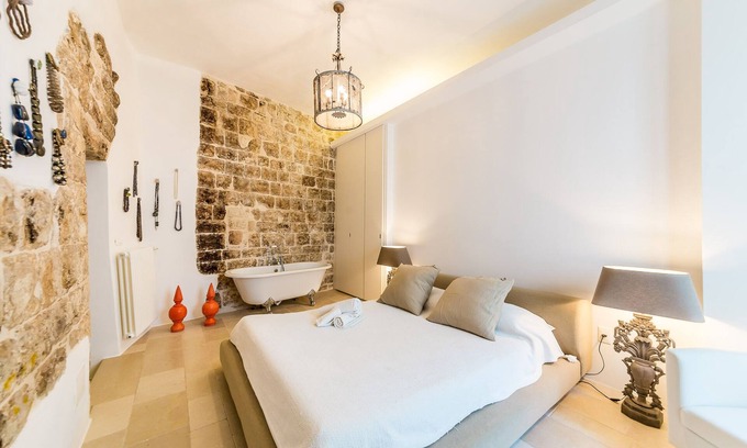 Polignano a Mare Casa | Itaca - casa unifamiliar única en el casco antiguo con jacuzzi en la terraza