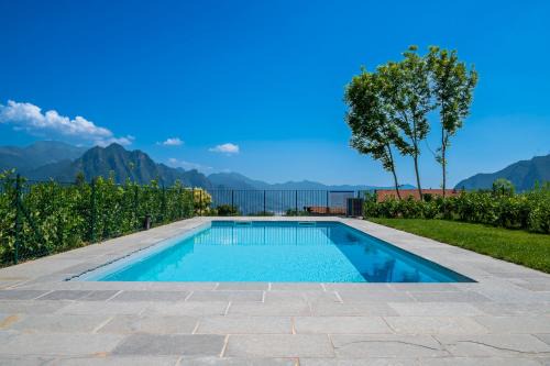 Esmate Apartamento | Italian Vacation Homes - Lakeview Heaven Retreat