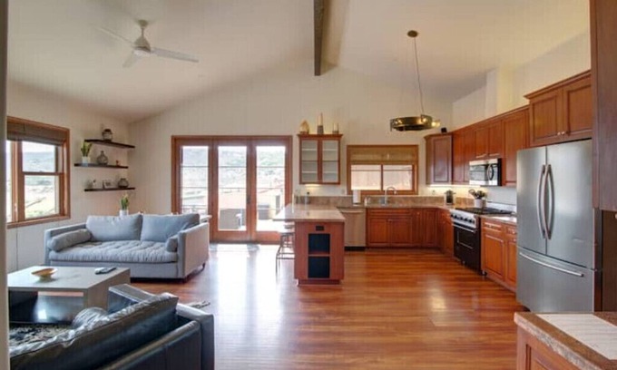 West Ridge Villa | Villa Tuscano. Boutique Winery, Miniature horses!